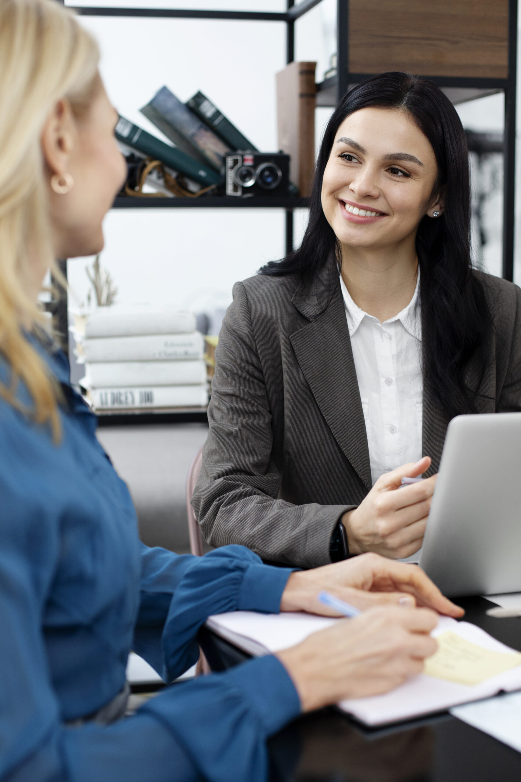How Can an HR Consultant Help You Build a Winning Team?